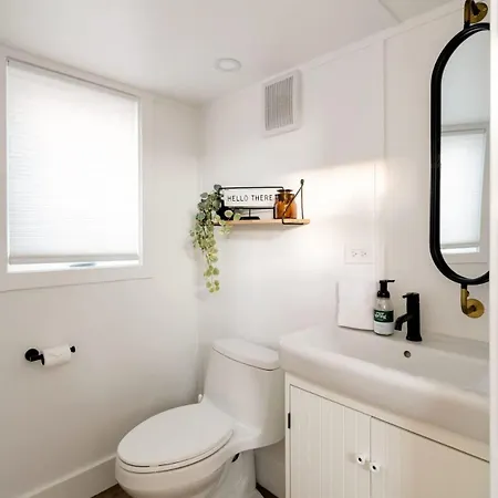 Stay Portland Collection - The Graffiti Alley Tiny House - Food, Art & Beer Exterior photo
