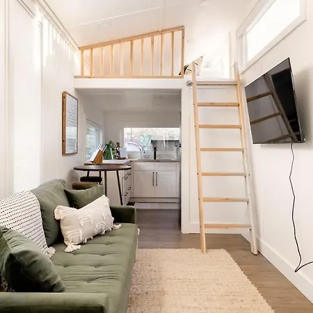 Stay Portland Collection - The Graffiti Alley Tiny House - Food, Art & Beer Exterior photo