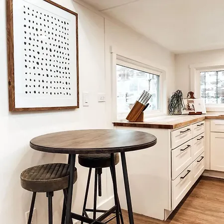 Stay Portland Collection - The Graffiti Alley Tiny House - Food, Art & Beer Exterior photo