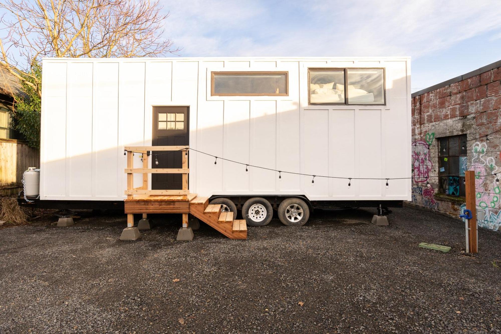 Apartment Collection - The Graffiti Alley Tiny House - Food, Art & Beer *